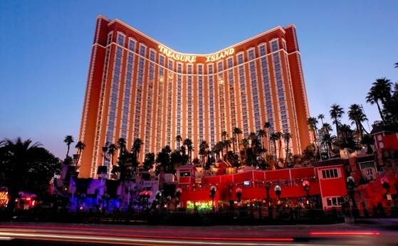 las_vegas_rtr5easure_island